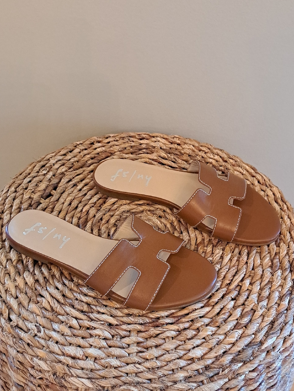 French Sole fs/ny Womens Alibi Summer/Preppy Cognac Leather Slide Sandals 7.5